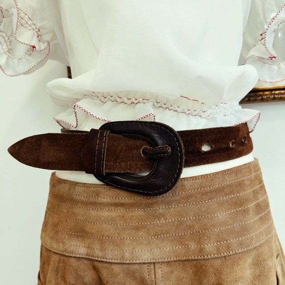 Free People Accessories - ✨ VINTAGE 1970s suede belt